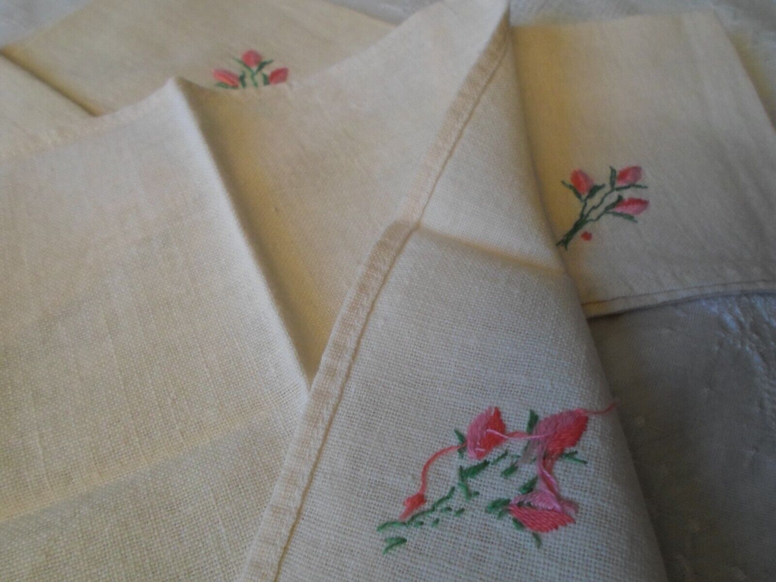 Vintage Embroidered Ladies Handkerchief set x 4 Ecru Pink Bouquet New ...