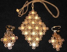 Vintage Sarah Coventry Golden Petals Necklace Clip Earring Set Filigree Flower