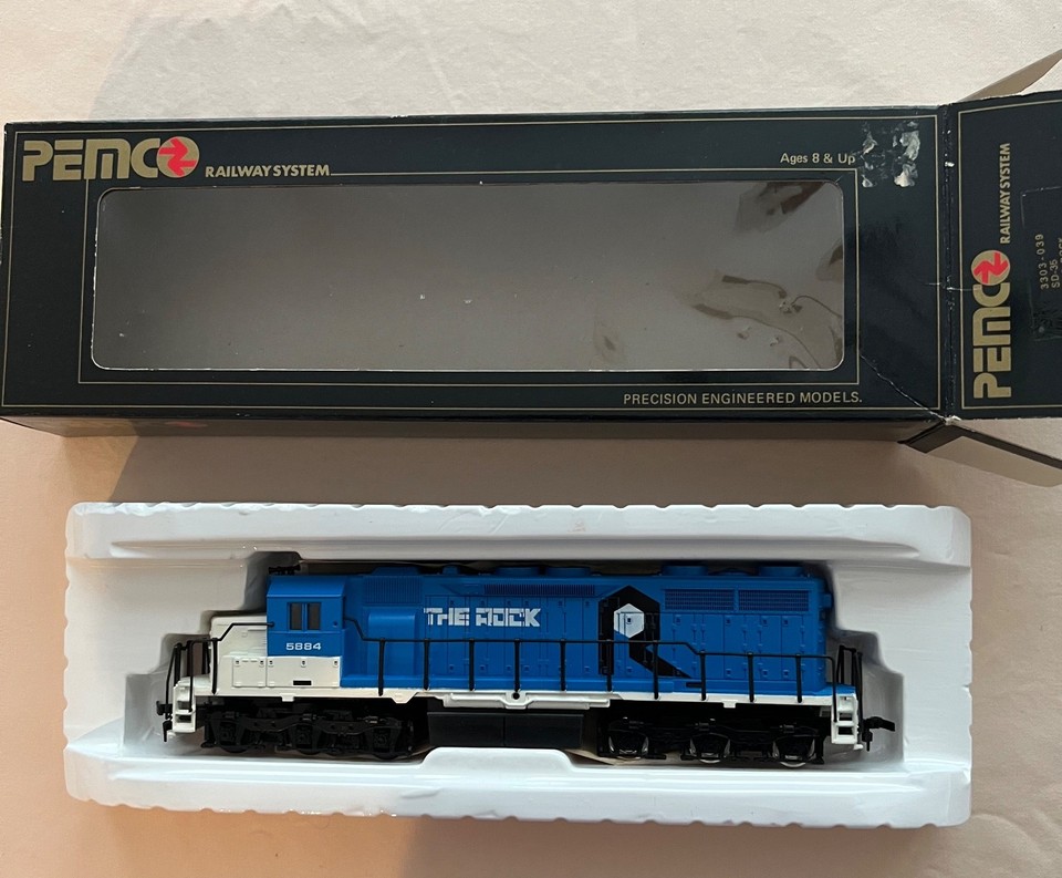 ho train lot with 2 engines,19 box cars in boxes+ 10 unboxed cars | eBay