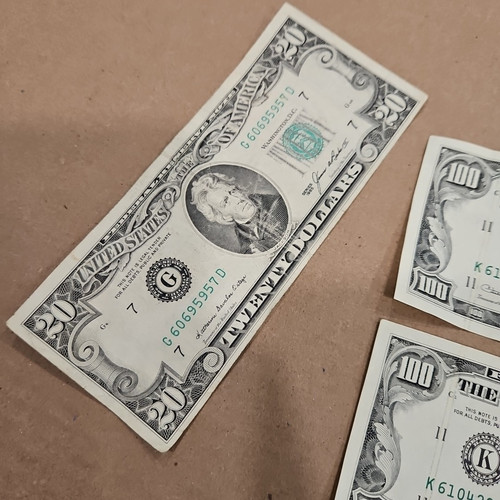 $100 Dollar Bills Two Consecutive 1990 Uncirculated K 90. 20 Dollars Is Bonus - Picture 6 of 11