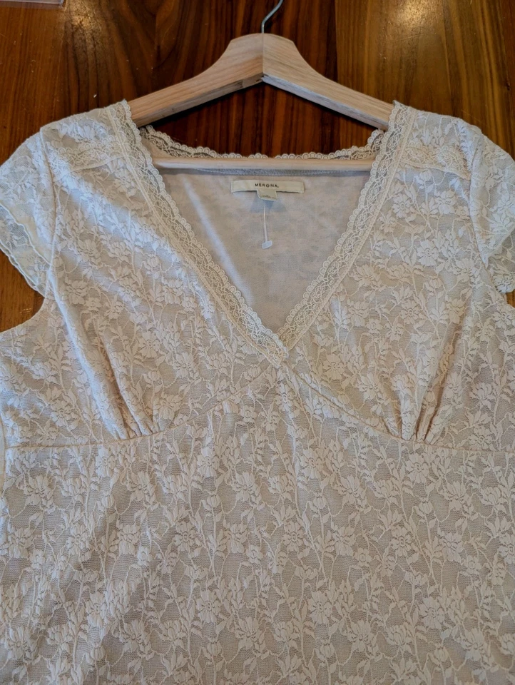 Y2K 象牙色 蕾丝 婴儿娃娃上衣 女式 Jr 大号 帽袖 透亮内衬 节日 波西米亚 — 第 3/4 张图片