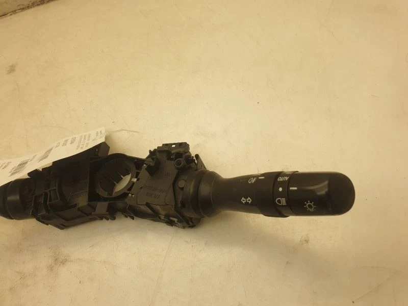 07 08 CONJUNTO INTERRUPTOR COLUMNA DIRECCIÓN TOYOTA SOLARA Foto 2 de 4