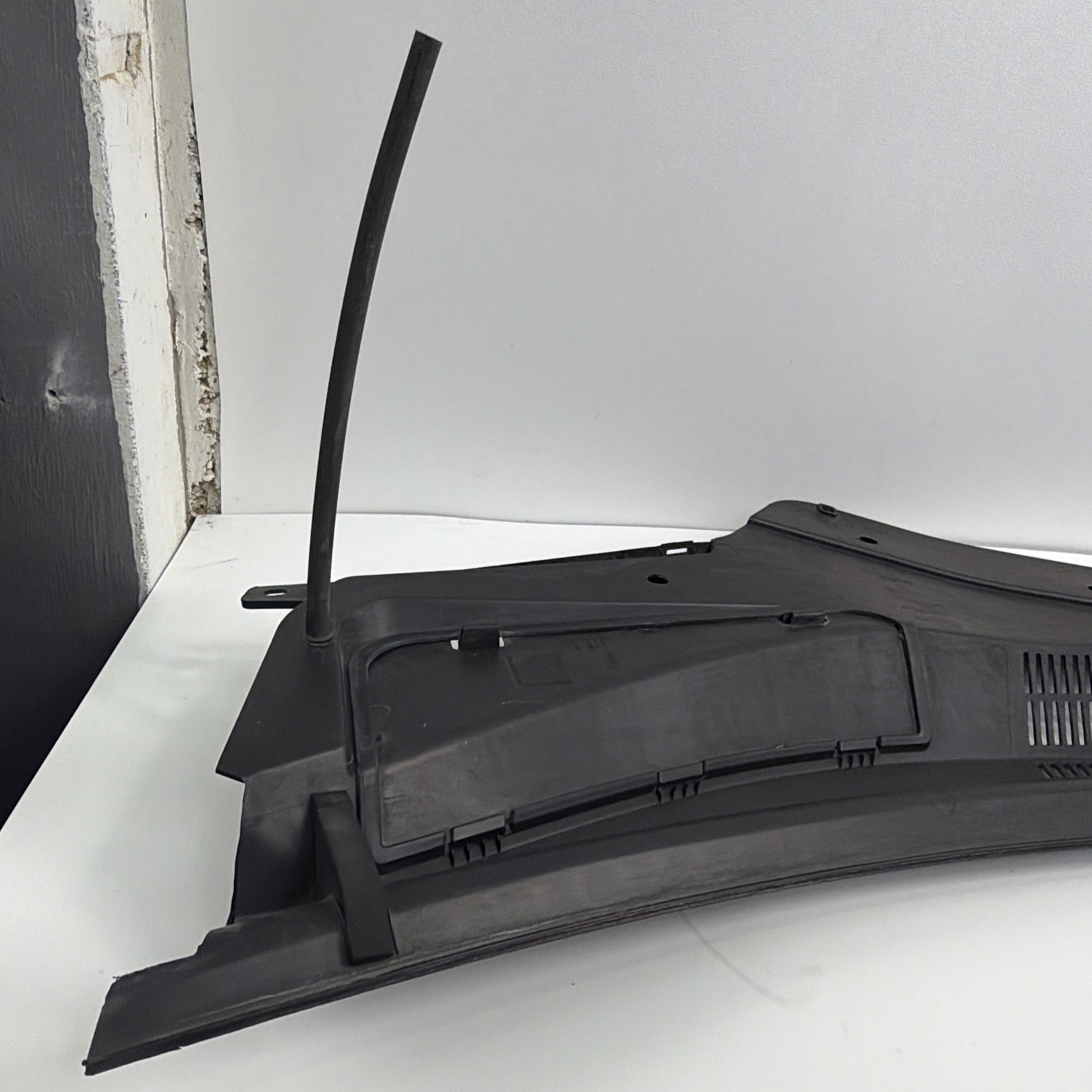 🟢2014-2021 MASERATI QUATTROPORTE FRONT WINDSHIELD WIPER COWL VENT COVER PANEL🟢