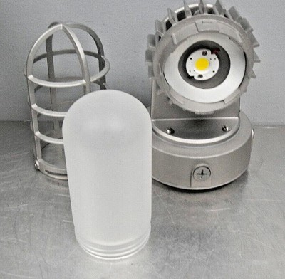 VTL-955-5000 LED VAPORPROOF LIGHTING 5000K 120~277V