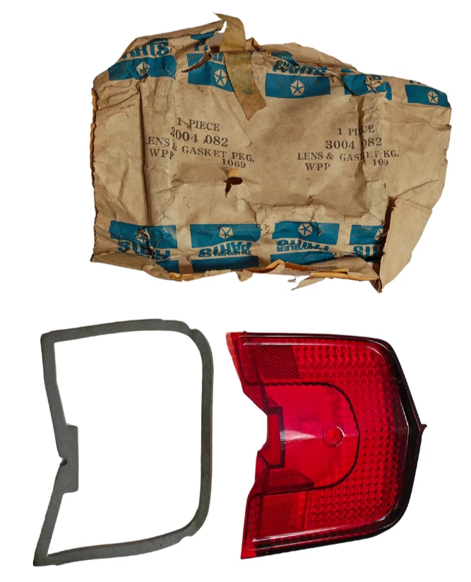 Plymouth Belvedere Wagon 1968 luz trasera derecha lámpara lente 3004082 nuevo en stock Foto 2 de 4