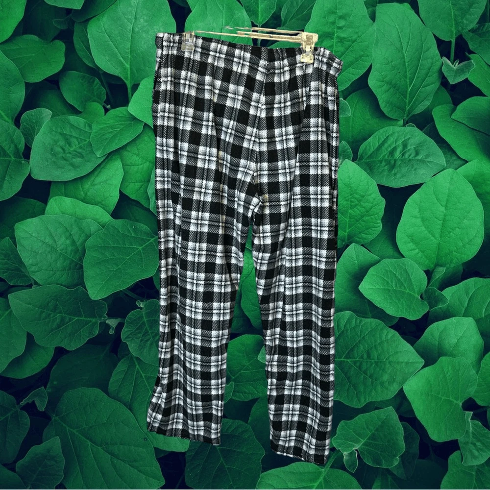 Black and white online fleece pajama pants