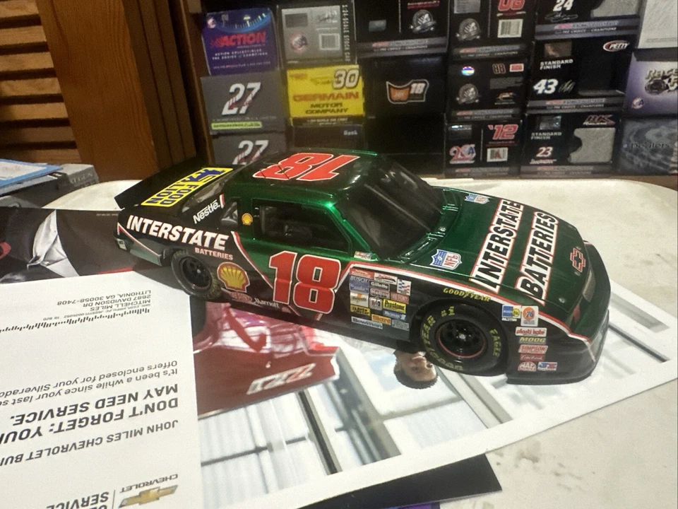 Dale Jarrett #18 Interstate D500 WINNER 1993 Lumina Elite Liquid Color 52/504 - Imagem 2 de 3