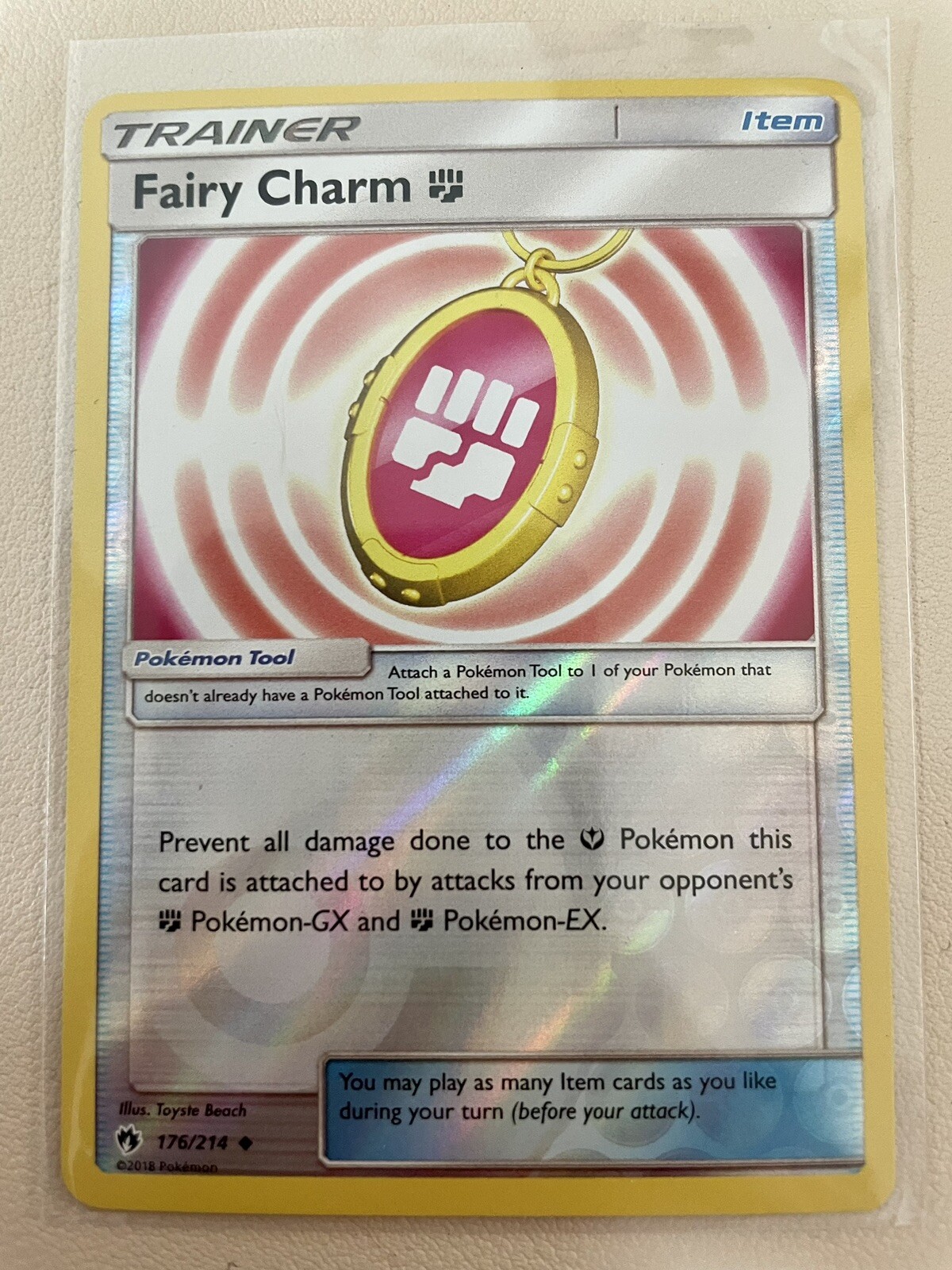 Pokémon TCG Fairy Charm Sun & Moon - Lost Thunder 176/214 Reverse Holo NM