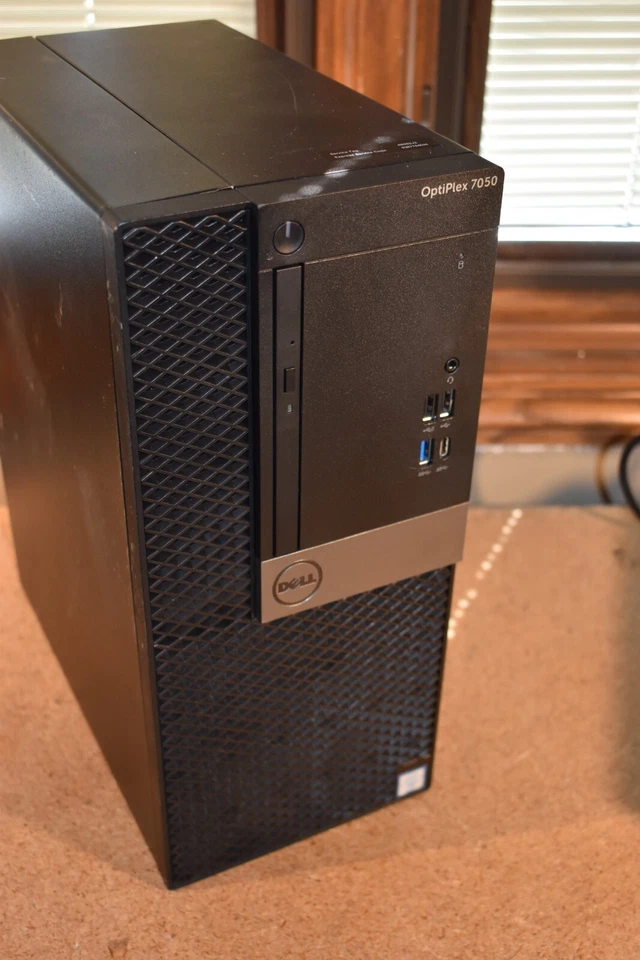 Dell OptiPlex 7050 Intel Quad Core i7-7700 3.6GHz 256GB SSD 32GB RAM Windows 10 - Imagem 2 de 4