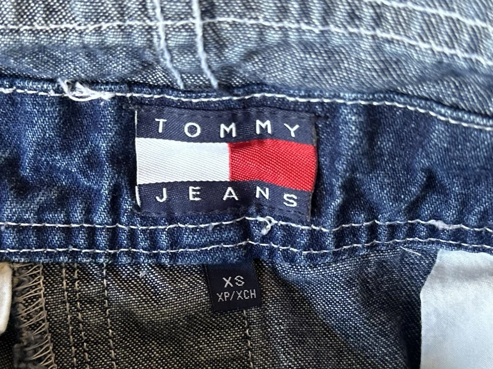 Macacão vintage anos 90 Tommy Hilfiger XS logotipo alça jeans masculino carpinteiro ano 2000  - Imagem 3 de 4