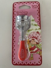 Taste Beauty Strawberry Shortcake Red Eyelash Curler NEW