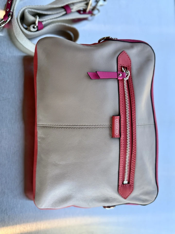 Funda Bandolera de Cuero Estilo Mensajero iPad eReader con Correa Ajustable Foto 2 de 4