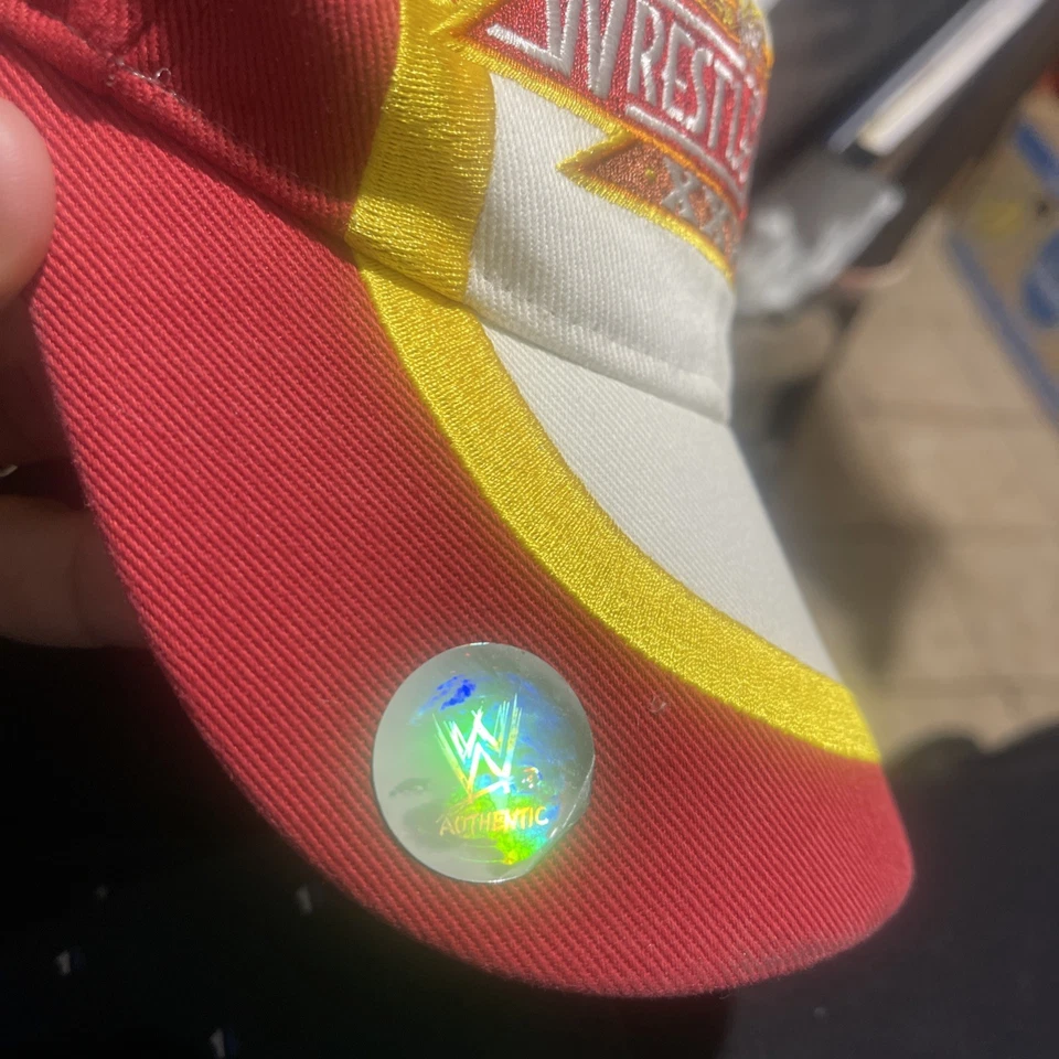 WWE Wrestlemania XXVI 26 Auténtico sombrero gorra de pelota... blanco/rojo/amarillo Foto 3 de 4
