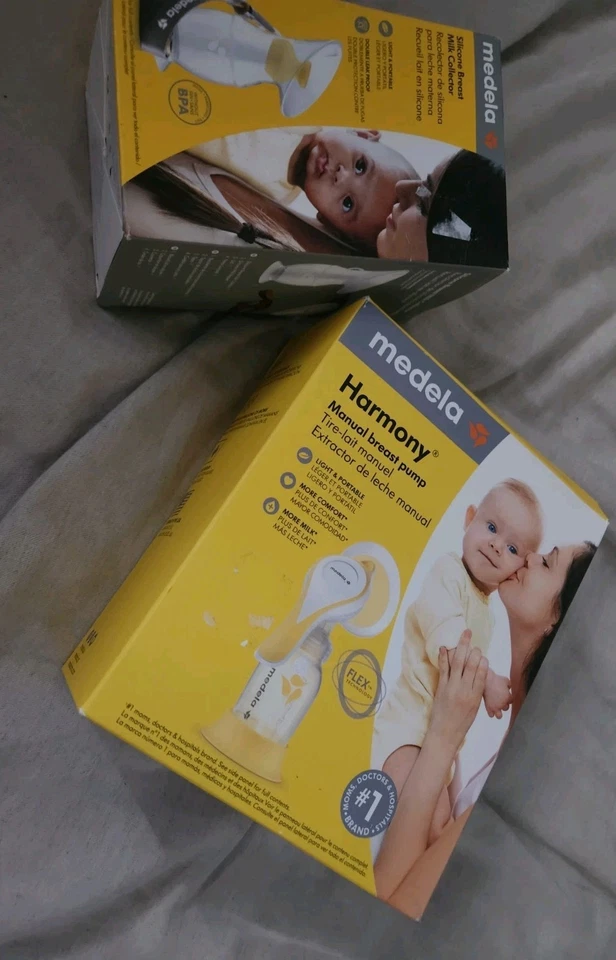 Lot (2): 1 Medela Harmony Manual Breast Pump + 1 Silicone Milk Collector **NEW** - Image 3 of 4