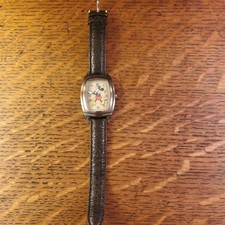 Disney Unisex Mickey Mouse Vintage Classic Leather Strap Watch USED MCK762