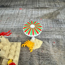 LEGO Summer Scene Set Minifigure And Sandcastle 40054 Incomplete