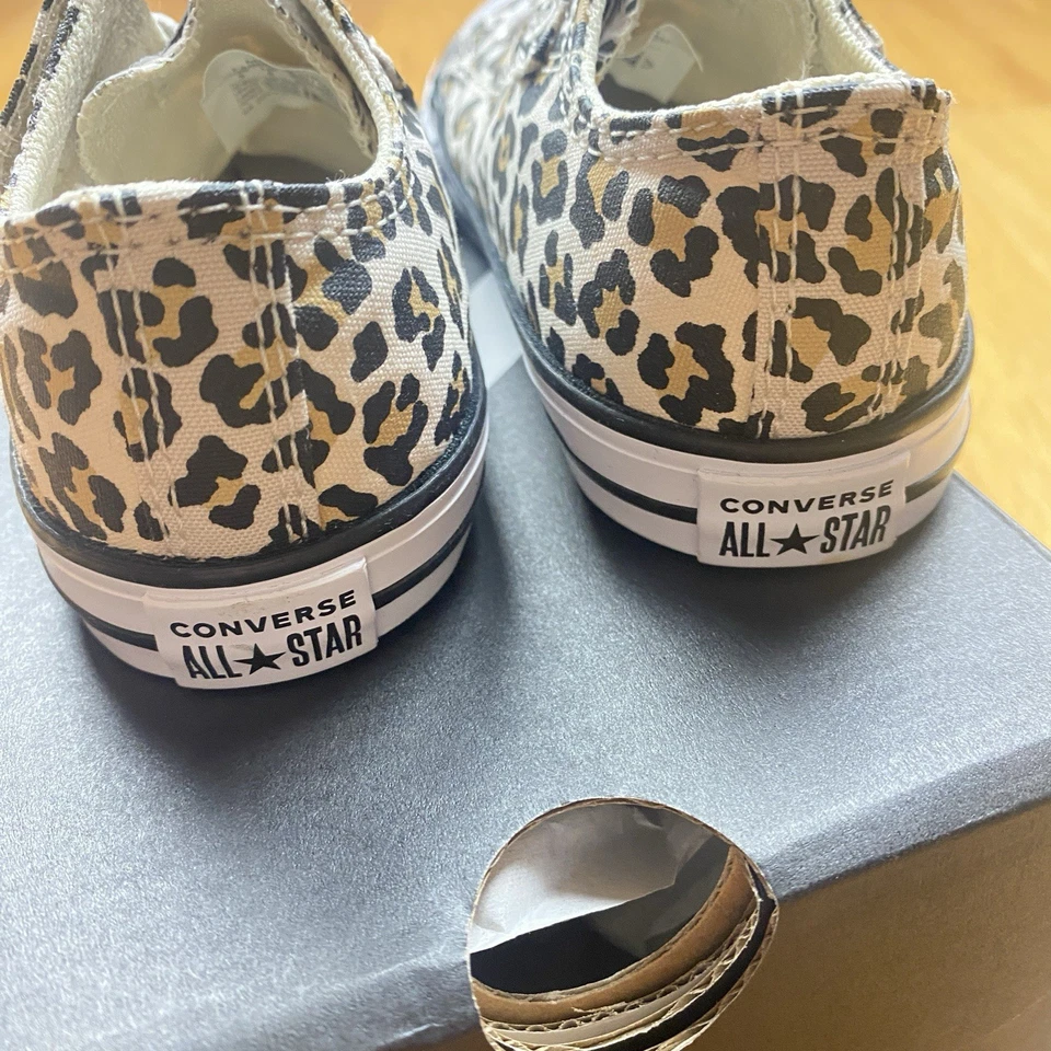 Zapatillas deportivas Converse para niñas pequeñas con estampado de leopardo 766298F talla 9 Foto 2 de 4