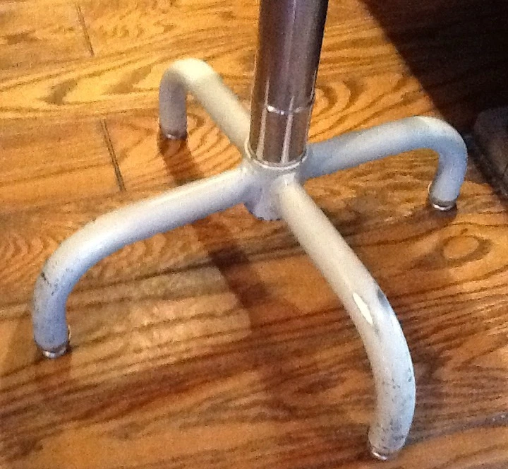 9 taburete de metal de colección Tan Bio-Fit Co. Adj 16-21" con asiento 360 de 13" - bonito. Foto 3 de 4