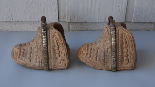Antique 19th c. Chilean Huaso Horse Estribos Stirrups - Carved Wood Silver Inlay - Picture 3 of 12