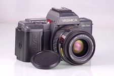 YASHICA CLASSIC CAMERA REFLEX AF 230 + AF 35-70mm CLAd MADE IN JAPAN