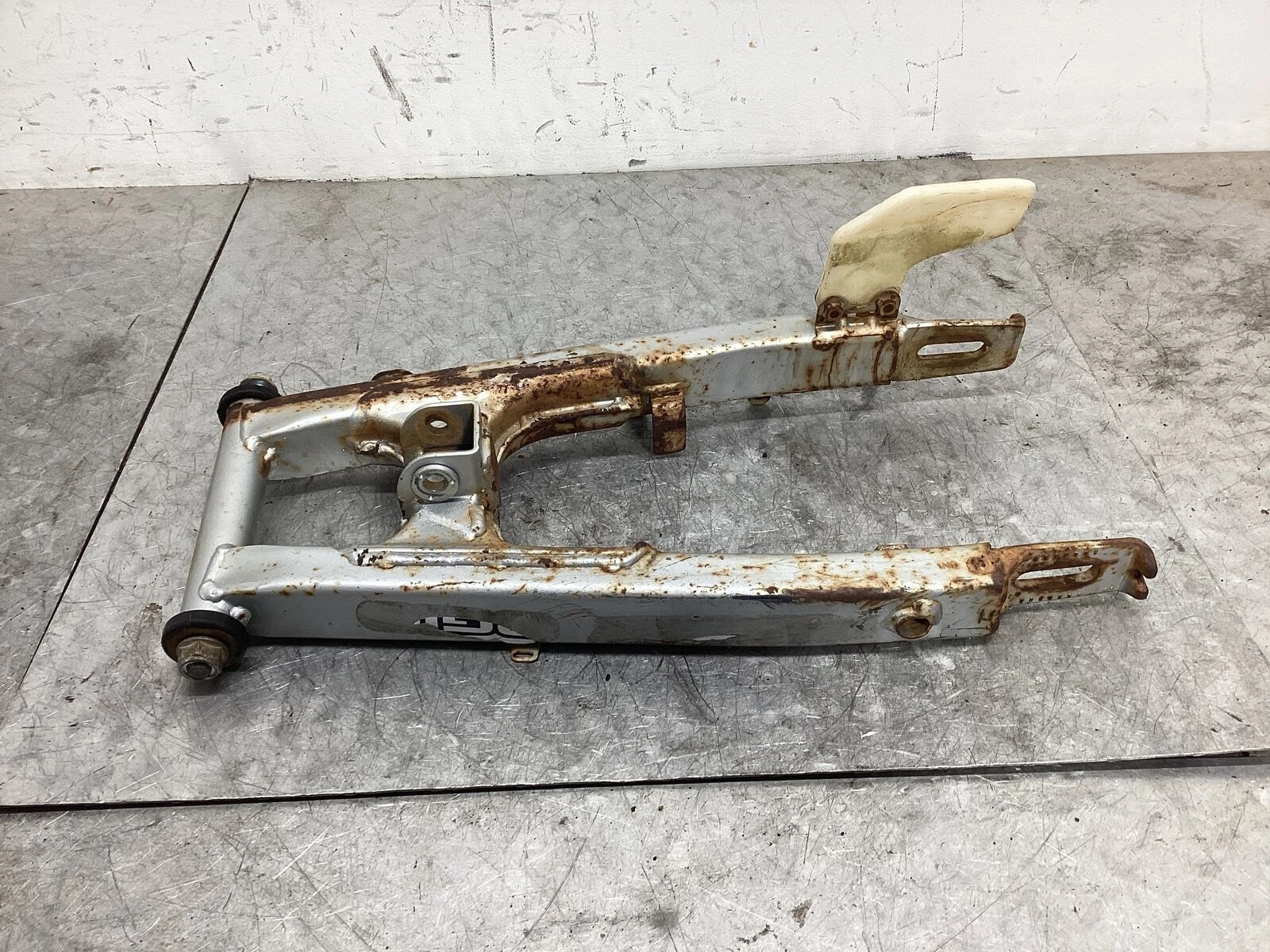 2000 Honda XR80R OEM SWINGARM SWING ARM SUSPENSION