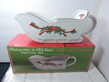 Tienshan Poinsettia & Ribbons Sleigh Gravy Boat vintage white with christmas