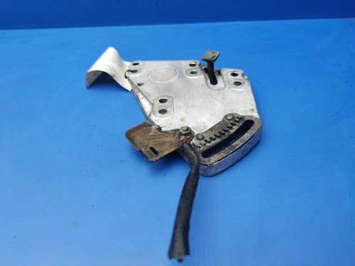 Mercedes-Benz S W126 1980 Klimakompressorhalterung W126 1980 177kW PUM15021