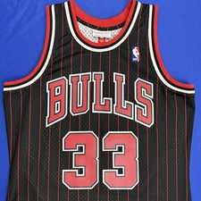 Mitchell Ness Scottie Pippen Chicago Bulls 33 Black / Red Pinstripe Jersey M