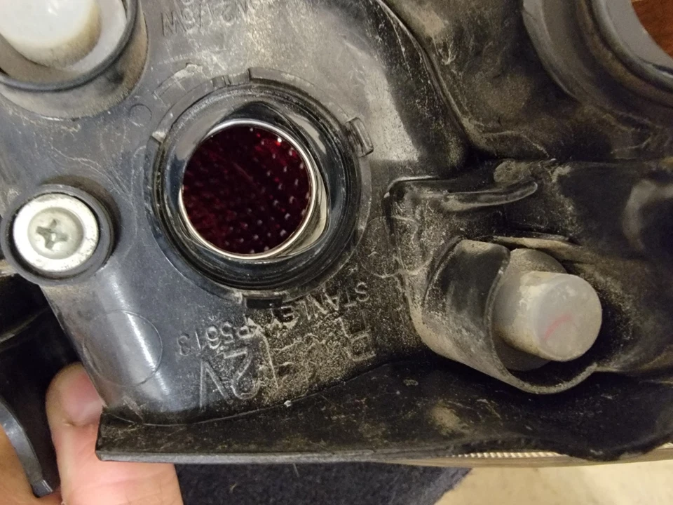 2012 Mitsubishi Lancer Right tail light OEM - Image 2 of 2