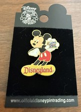 Disneyland MICKEY HOLDING PHOTO Pin 2003 Mint! PP18694