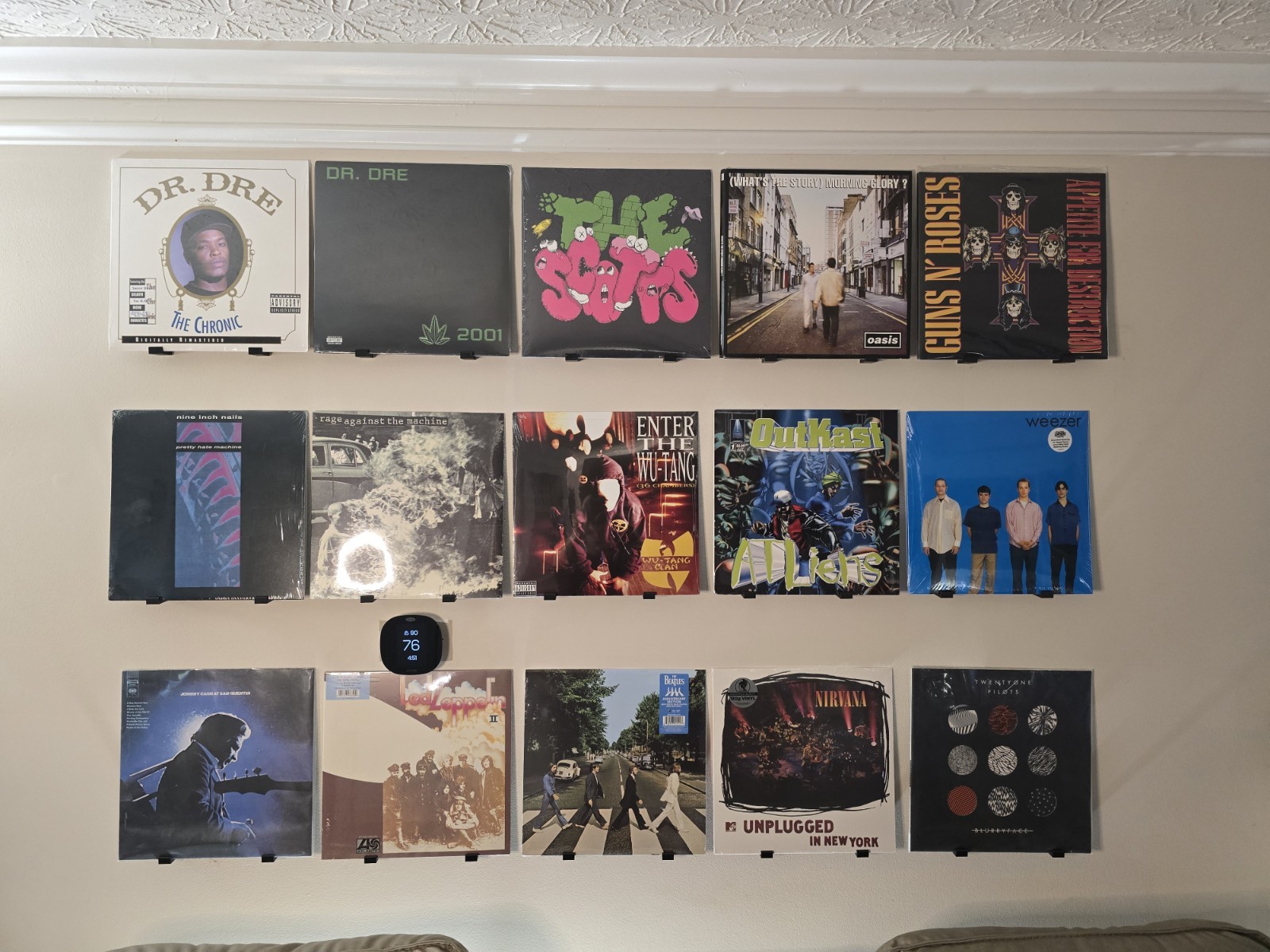 Vinyl Record Album Display Wall Mount | Damage-Free |Apartme