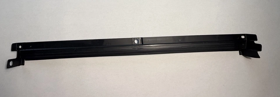 GM (84819412) OEM Upper Deflector For 2022-2025 GM EV ONLY !!! HUMMER,SIERRA - Image 2 of 4