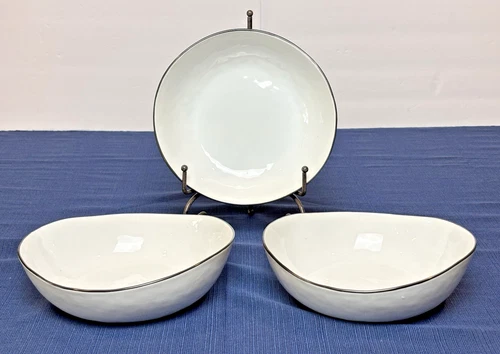 Crate&Barrel White Porcelain 8 1/8" Low Bowls Soup Cereal Pasta Serving Set of 3