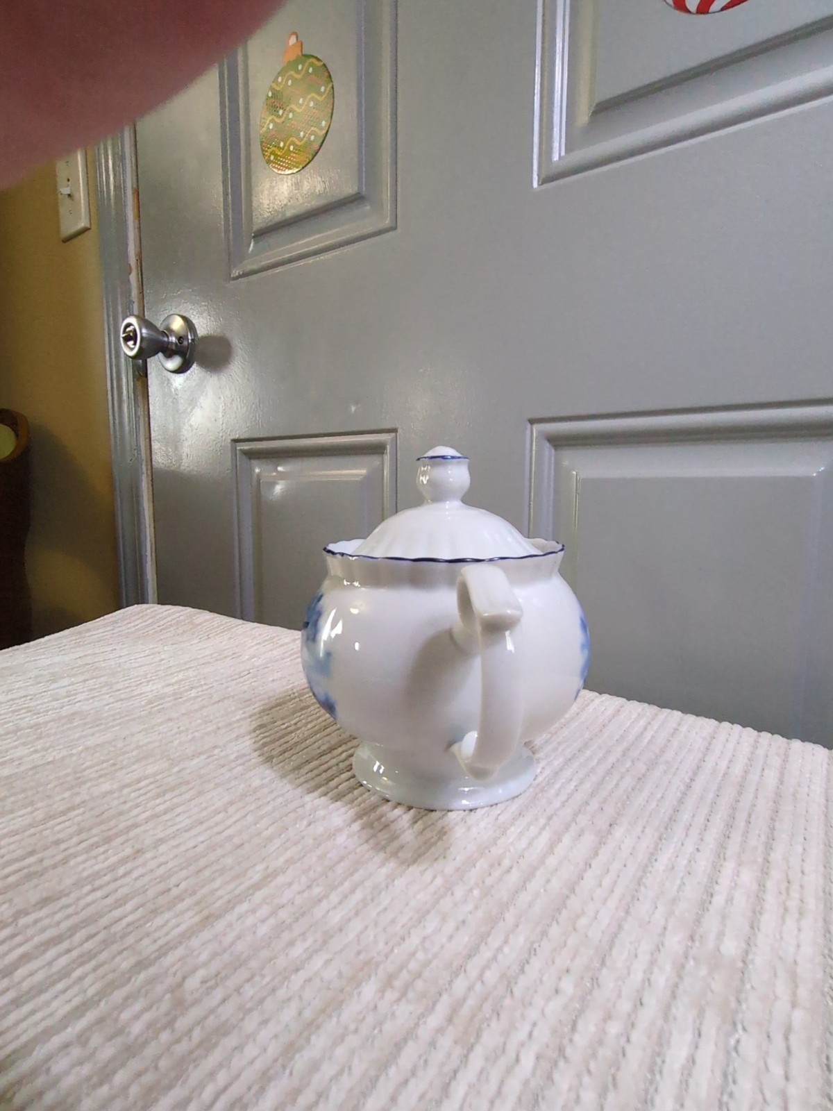 Delft Blauw Blue Windmill Holland Handdecorated Tea Pot Rose Decoration 