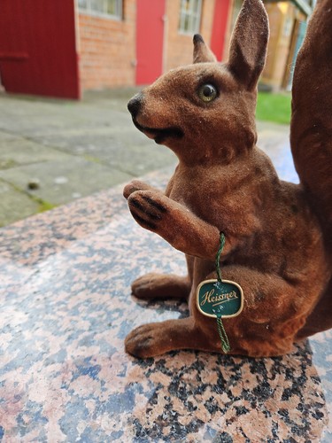 Heissner Figur: großes Eichhörnchen mit samtigen Fell, o. Nr. - Bild 3 von 12