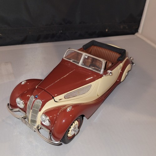 1/18 Scale 1937 BMW 327 2DR. Cabriolet Top Down in Bergundy\Tan by Guiloy - Picture 7 of 13