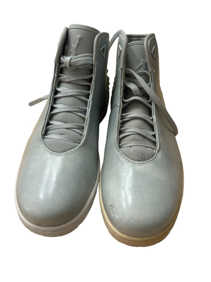 Tênis Nike Jordan Instigator cinza névoa masculino tamanho 9.5 atlético 705076-005 - Imagem 2 de 4