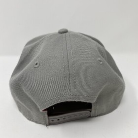 Nintendo Classic NES Controller Snapback Hat Gray One Size Pre-Owned ( Clean )