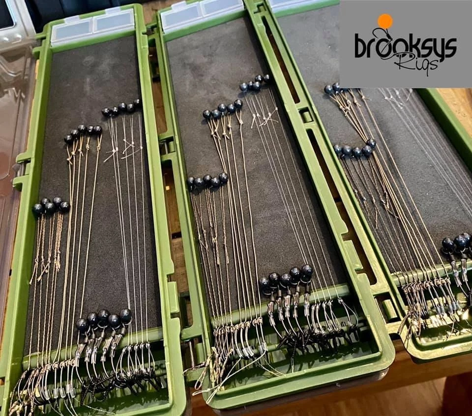 BROOKSY 🎣 Carp Fishing Rig Box – 20 Pre-Tied Ronnie Blowback Hair Rigs IQD Ready Made
