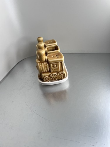 SALT PEPPER SHAKERS TOOTHPICK HOLDER MCM OHIO CENTRAL RAILROAD Complete - Picture 4 of 6