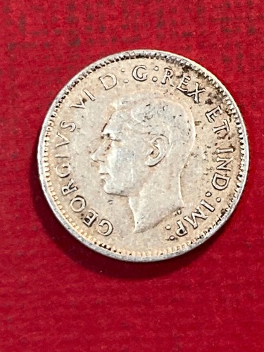 1947 Canada 10 Cent Silver Coin Maple Leaf Circulated - Picture 2 of 2