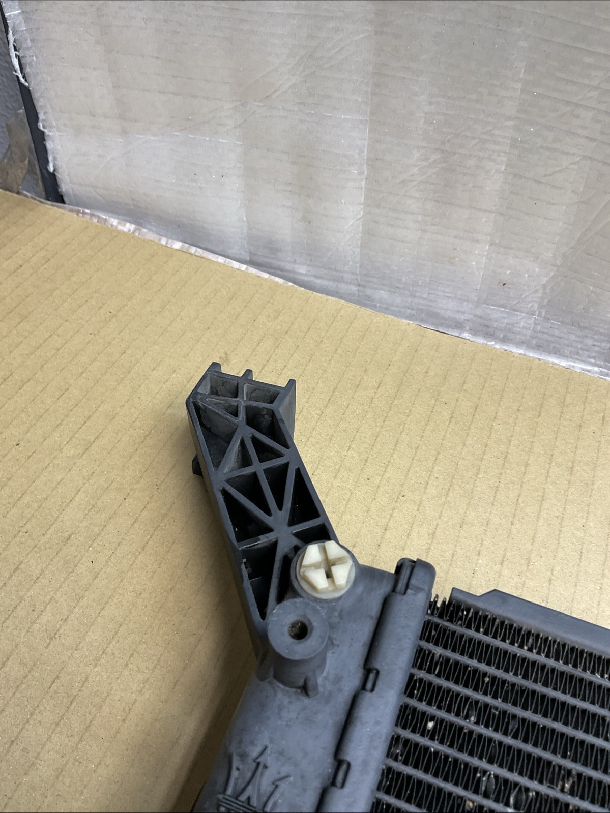 14-24 Maserati Ghibli Quattroporte LeVante OEM Gearbox Radiator 670009821