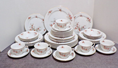 Noritake Porcelain Dinnerware ''Brenda'' 5329 Service - 6 Total of  42 Pieces Vtg