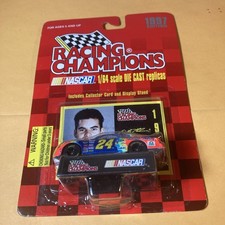 1997 Jeff Gordon 24 Dupont Nascar Racing Champions Diecast 1:64