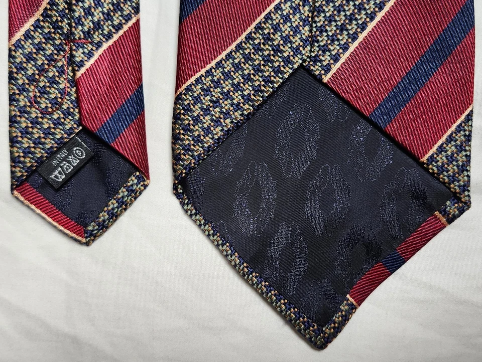 Corbatas Bally 100% Seda Rojo Diseño Rayas Hechas en Italia Foto 3 de 4