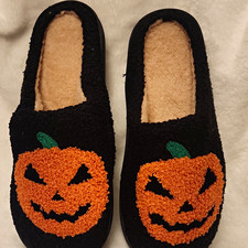 Halloween Jack-O-Lantern Pumpkin Slip-On Slippers, Closed Toe, Women  s Size 9