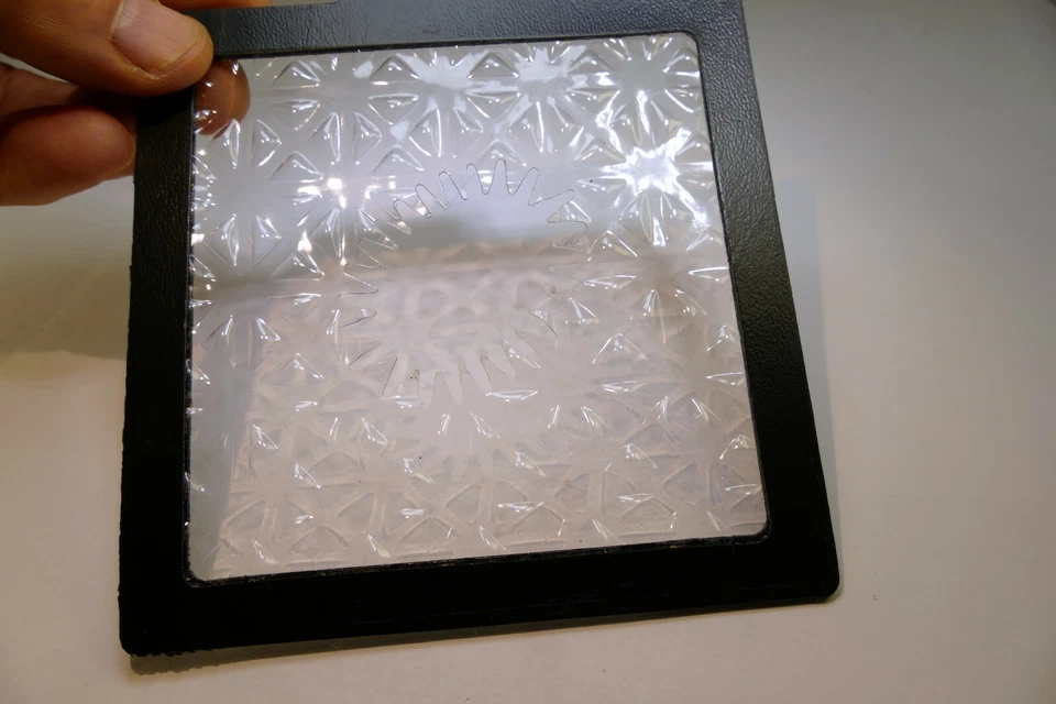 Lindahl Clear Vignetter Mask Frame 4.5X4.5" bellows Small 1.5" Oval 45 degree - Image 2 of 4