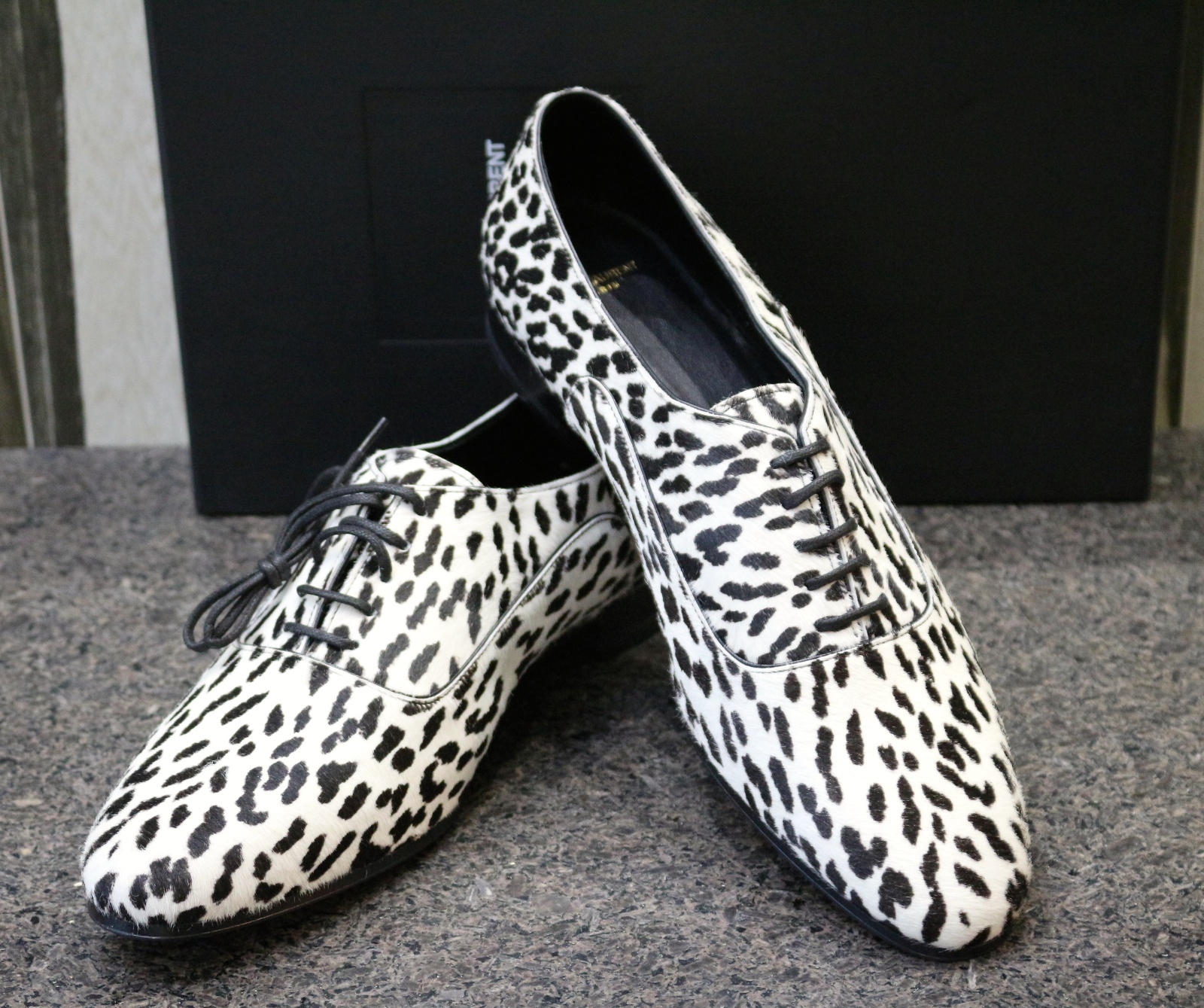 Scarpe piatte Oxford Brogue nuove con scatola YSL SAINT LAURENT PARIS LU LU capelli pony 39