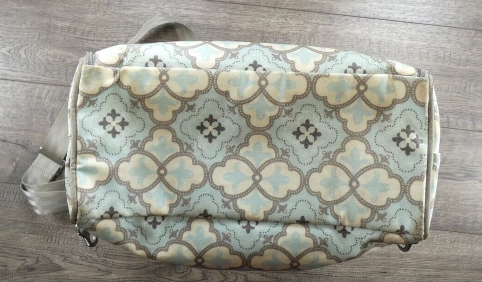 Mochila para fraldas Baby Petunia Pickle Bottom classicamente azul e cinza - Imagem 3 de 4