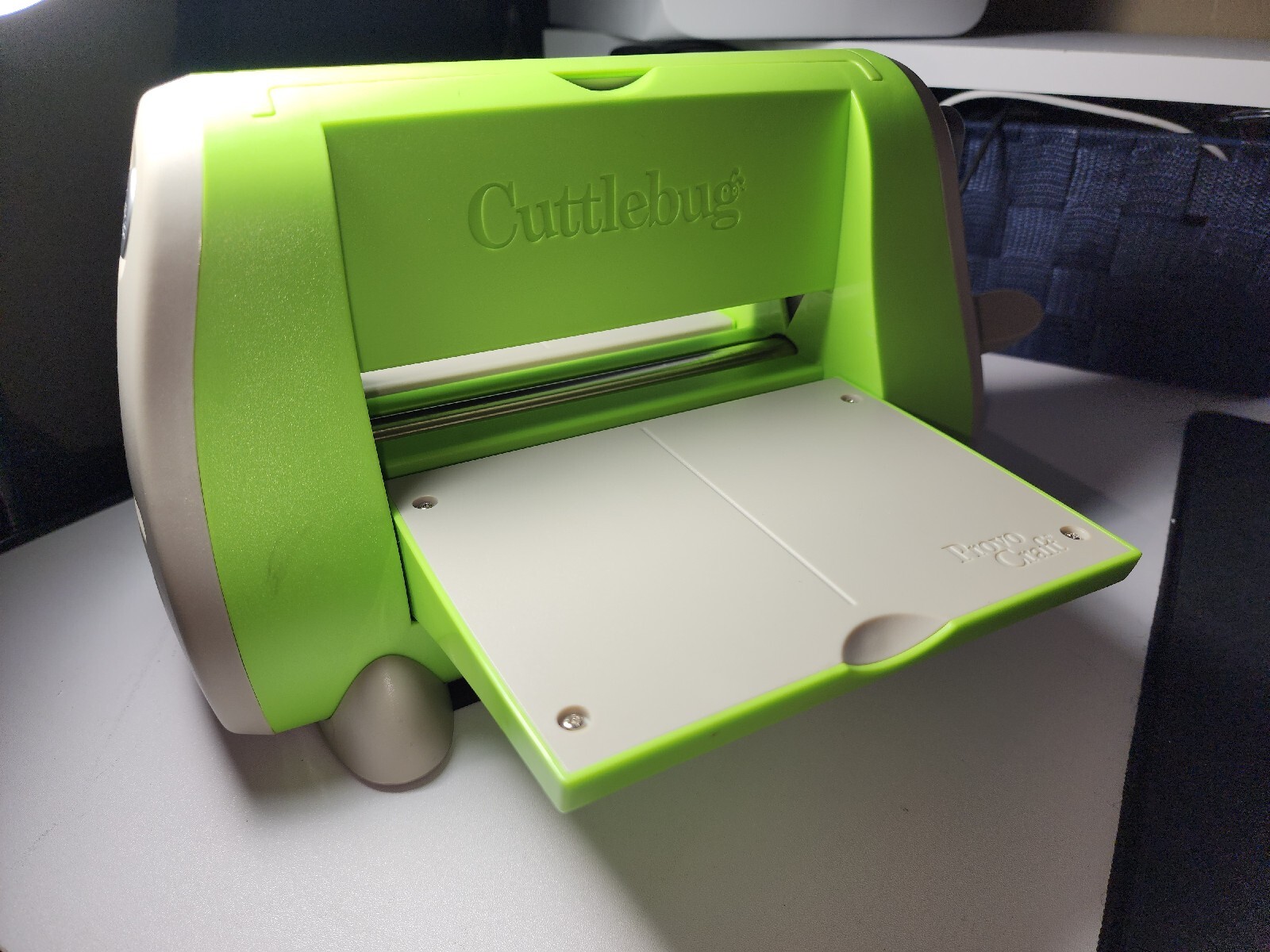 Cuttlebug Provo Craft Die Cutting Machine Only Crafting Cast Embossing